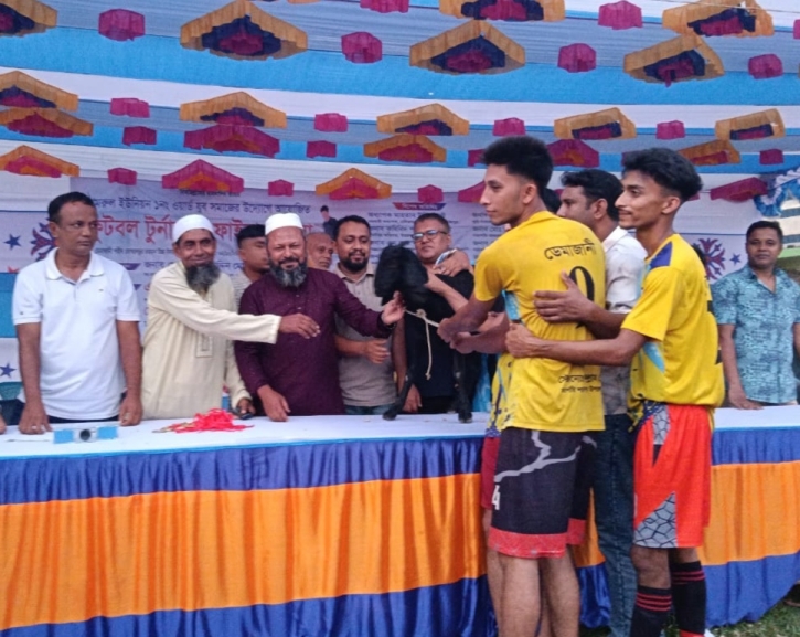 শাজাহানপুরে ডেমাজানীতে ফুটবল টুর্নামেন্টের ফাইনাল
